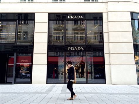 prada store wien|Prada goldenes quartier.